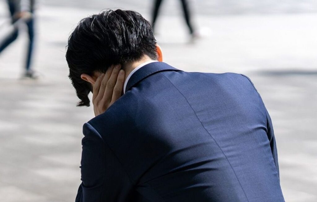 営業職に向いてない人が活躍できる仕事とは？性格別の適職とキャリアの選び方のアイキャッチ