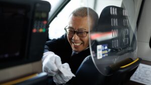 タクシー運転手に転職して実感！他業種では得られなかった働きがいと魅力を紹介！のアイキャッチ