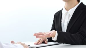 タクシー運転手への転職はどこに相談する？失敗しない相談先の選び方と準備について